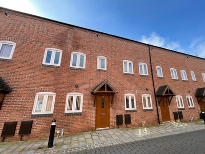 Town house to rent in Church Street, Atherstone CV9