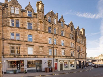 1 bed second floor flat for sale in Old Town