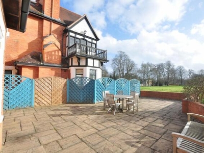 1 Bedroom Apartment For Rent In Staines-upon-thames, Berkshire
