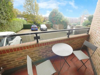 1 Bedroom Apartment For Sale In Brentwood, Essex