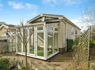 1 Bedroom Park Home For Sale In Berkhamsted, Hertfordshire