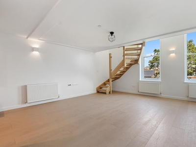 1 bedroom property to let in Compayne Gardens, NW6