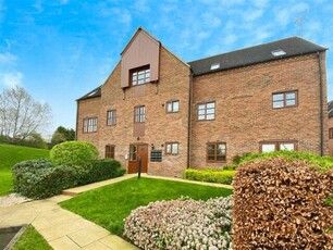 2 Bedroom Apartment For Sale In Kingsbury, Tamworth