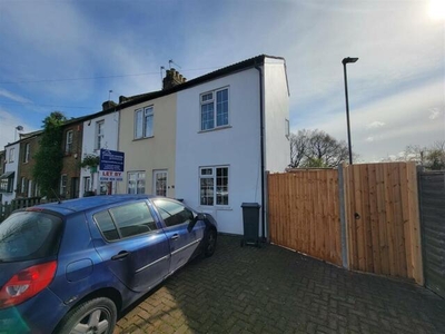2 Bedroom End Of Terrace House For Rent In Winchmore Hill