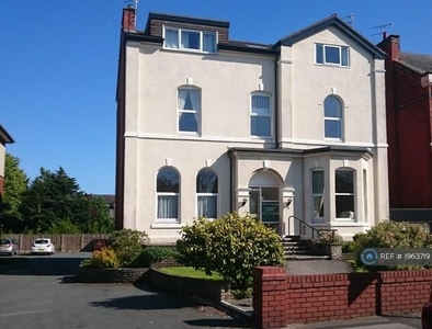 2 Bedroom Flat For Rent In Southport