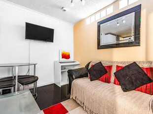 2 Bedroom Flat For Sale In Farringdon