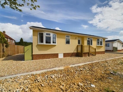 2 Bedroom Park Home For Sale In Barton-upon-humber, North Lincolnshire