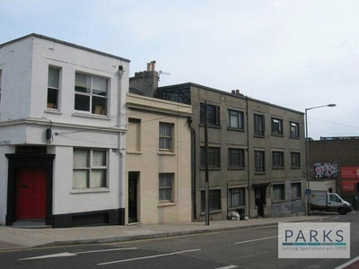 3 Bedroom Apartment For Rent In Brighton, East Sussex