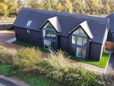3 Bedroom Detached House For Sale In Trimley St. Martin