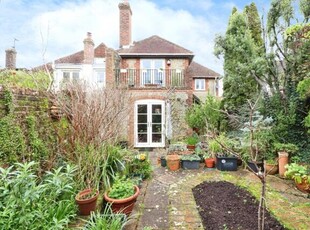 3 Bedroom House For Sale In Midhurst, West Sussex