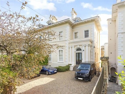 3 Bedroom Penthouse For Sale In Cheltenham, Gloucestershire