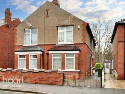 3 Bedroom Semi-detached House For Sale In Hyde Park