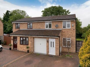 3 Bedroom Semi-detached House For Sale In Leybourne