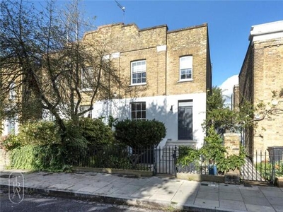 3 Bedroom Semi-detached House For Sale In London