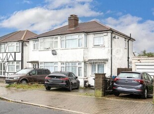 3 Bedroom Semi-detached House For Sale In Stanmore, Middlesex
