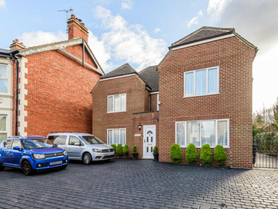 4 Bedroom Detached House For Sale In Old Town, Swindon