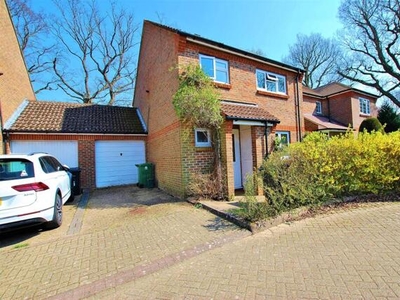 4 Bedroom Semi-detached House For Rent In Guildford, Surrey