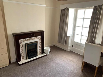 4 Bedroom Semi-detached House For Rent In Leamington Spa, Warwickshire
