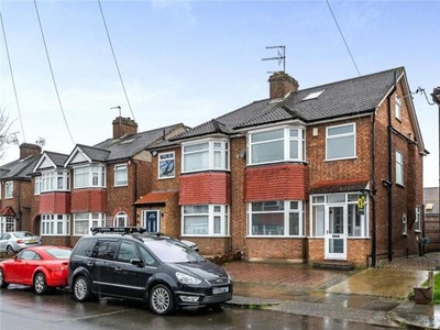 4 Bedroom Semi-detached House For Sale In Enfield