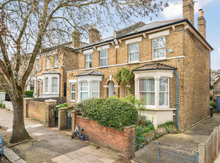 4 Bedroom Semi-detached House For Sale In Forest Hill