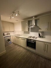 5 Bedroom Flat For Rent In Newington, Edinburgh