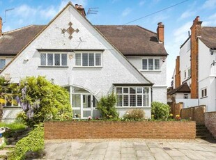 5 Bedroom Semi-detached House For Sale In Radlett, Hertfordshire