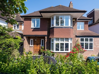 6 bedroom property to let in Copse Hill London SW20