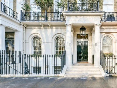 9 bedroom luxury House for sale in London, England