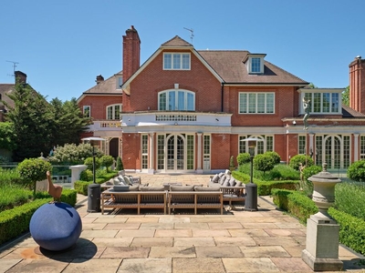 Luxury 10 bedroom Detached House for sale in London, United Kingdom