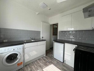 1 Bedroom Flat For Rent In 3 Clive Crescent
