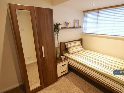 1 Bedroom House Share For Rent In Nottingham