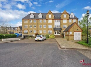 2 Bedroom Apartment For Sale In Exeter Close, Watford