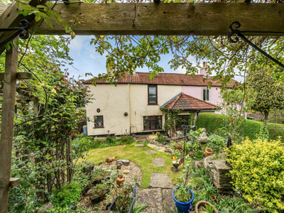 2 Bedroom Cottage For Sale In Bristol, Gloucestershire