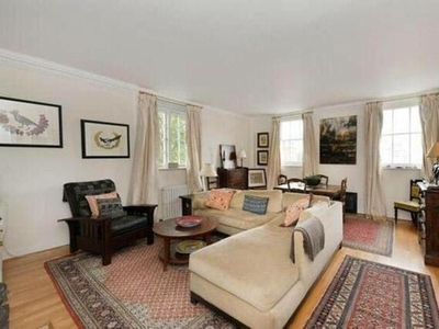 2 Bedroom Flat For Sale In Hyde Park Estate, London