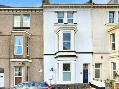 2 Bedroom Flat For Sale In The Hoe, Plymouth