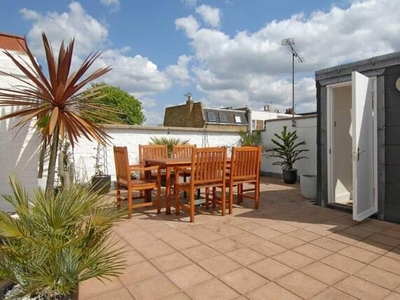 2 Bedroom Maisonette For Sale In London