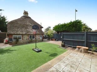 2 Bedroom Semi-detached House For Sale In Hayling Island, Hampshire