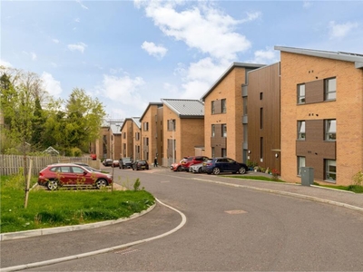 3 bed ground floor flat for sale in Currie