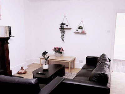 3 bedroom apartment for rent in South Hampstead, London