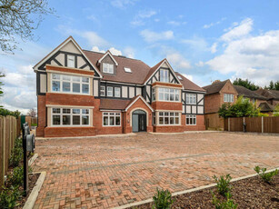 3 Bedroom Apartment For Sale In Solihull