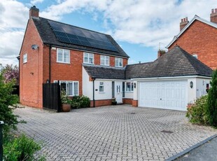 3 Bedroom Detached House For Sale In Astwood Bank