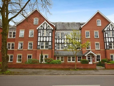 3 Bedroom Flat For Sale In Altrincham, Greater Manchester