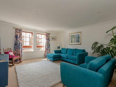 3 Bedroom Flat For Sale In Orchard Brae, Edinburgh