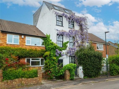 3 Bedroom House For Sale In Twickenham, Middlesex