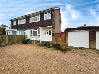 3 Bedroom Semi-detached House For Sale In Hedge End, Southampton