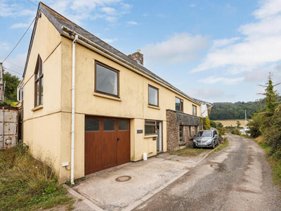 3 Bedroom Semi-detached House For Sale In Torpoint, Corwall