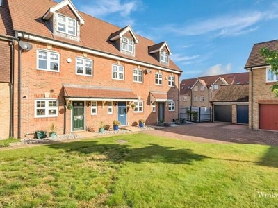 3 Bedroom Terraced House For Sale In Bagshot, Surrey