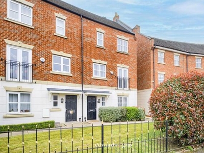 3 Bedroom Town House For Sale In Tamworth