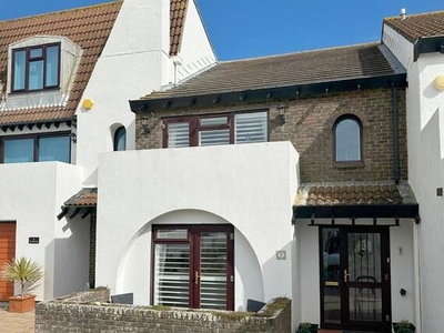 3 Bedroom Villa For Sale In Milford On Sea, Lymington