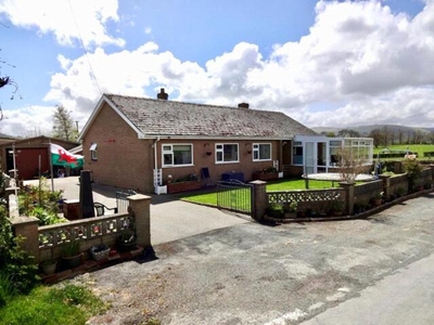4 Bedroom Bungalow For Sale In Caersws, Powys